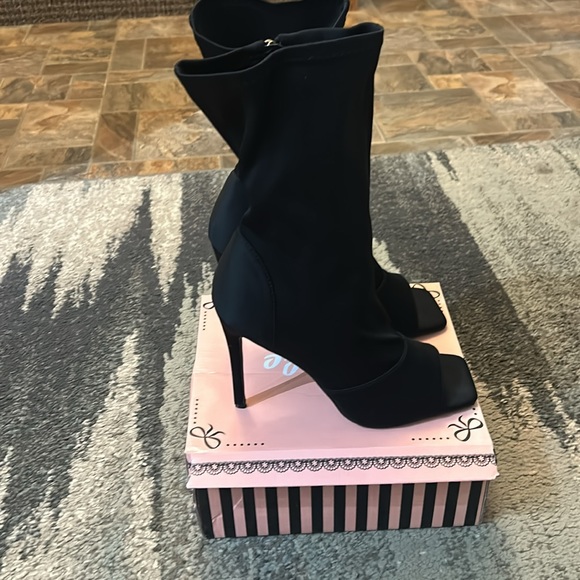 Pazzle Victoria-01 in black - Picture 2 of 5